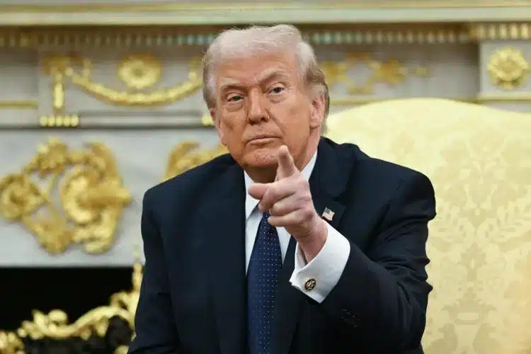 Trump convoca una riunione di governo, con l'Iran è stallo e risale tensione nello Stretto di Hormuz