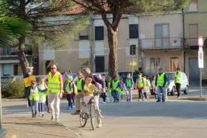 La scuola si raggiunge a "pedibus"