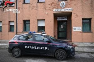Folle fuga in auto, al volante un 16enne