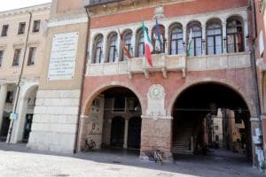 Un milione per la “nuova” facciata