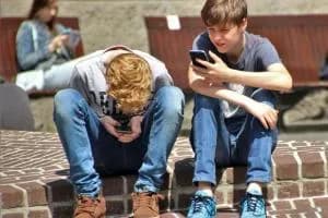 Fuori dalla scuola, ma non dal futuro
