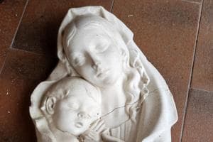 Trafugata la Madonna con Bambino in gesso