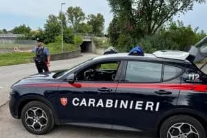 Un 16enne denuncia: “Due donne mi hanno rapinato col coltello”
