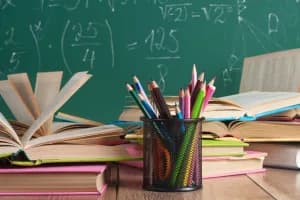 Caro scuola: oltre 1.400 euro a studente 