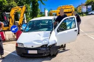 Incidente allo svincolo, c'è un ferito