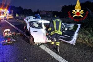 Terribile incidente all'alba, si salva per miracolo