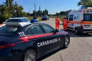Auto contro bici, muore una 71enne