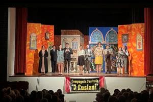 La commedia si prende la scena