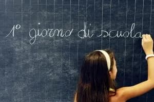 Si torna a scuola, 350 i banchi vuoti