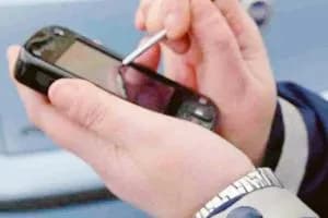 Straniero senza biglietto aggredisce la guardia