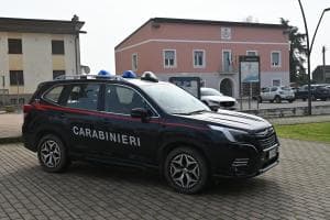 Ubriaco, ruba un motorino, poi urla contro i carabinieri