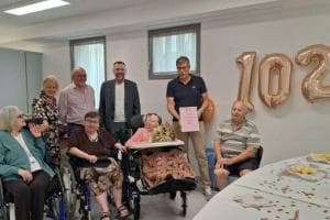 Festeggia i 102 anni e chiude gli occhi per sempre