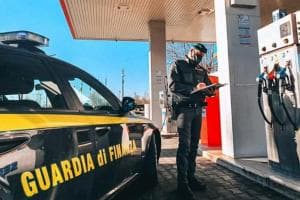 Caccia ai furbetti del distributore