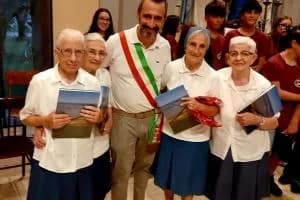 Scardovari saluta le suore