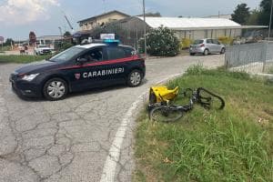 Scontro tra centauro e rider, due feriti gravi