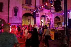 Musica e cibo per il valore del dono