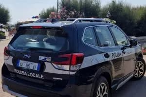 Ecovandalo beccato dai suoi stessi rifiuti