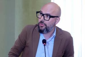 “Taser ok ma servono agenti”