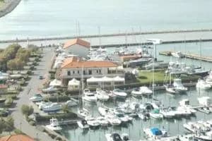 Nuovi pontili galleggianti a Porto Levante