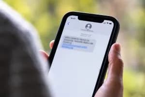 Acceso il velox, arrivano i finti sms truffa