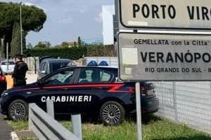 Aggredita mentre va a scuola
