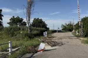 Buche e degrado al ponte di San Sisto