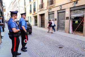Nella notte, assalto alla gioielleria
