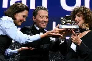 Venezia 2026, il Leone d’Oro a “Woman Unknown”