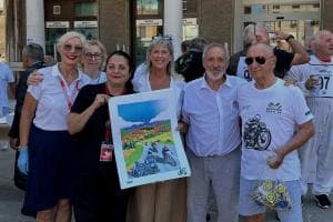 Il rombo della storia arriva in piazza