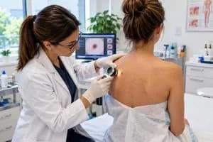 Dermatologia: in un giorno saranno visitate 256 persone