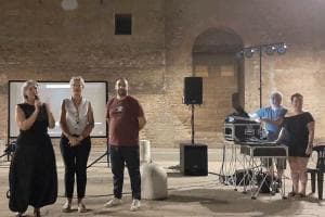 Un karaoke sotto le stelle