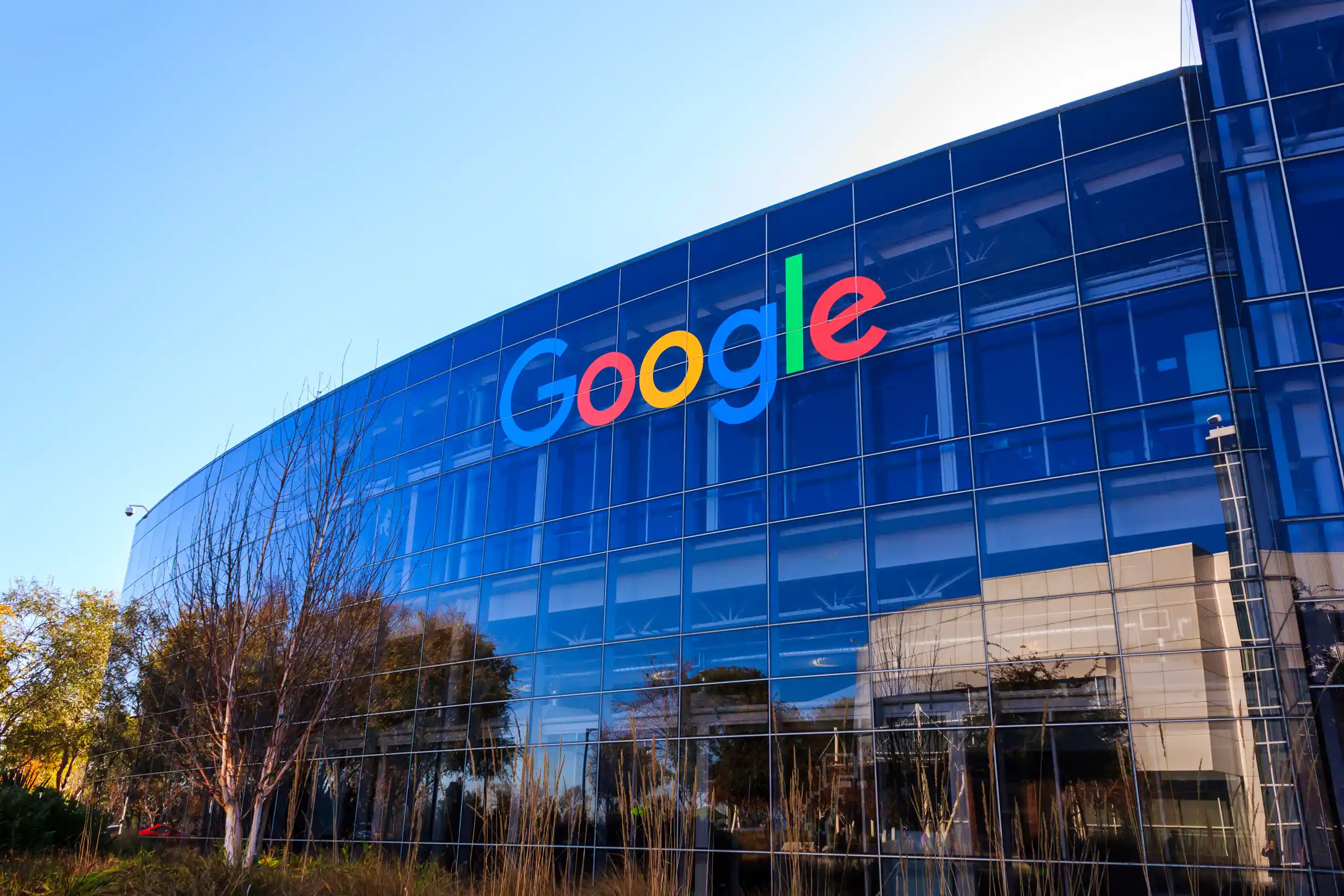Google condannata per gli errori dell’IA: la sentenza tedesca che può cambiare il futuro dell’intelligenza artificiale