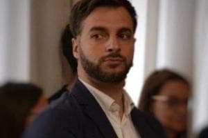 “Bobo, rivedi la comunicazione”