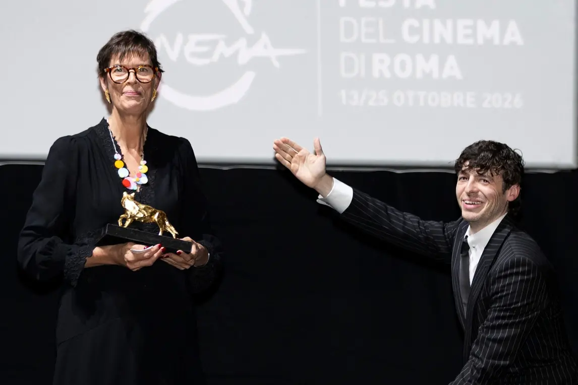 Festa del Cinema di Roma 2026, trionfo di Clio Barnard: riconoscimenti anche per Kasia Smutniak e Paolo Pierobon