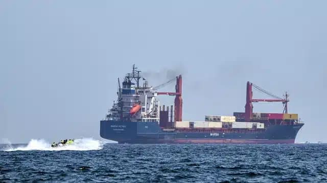 Hormuz, colpita una nave francese nello Stretto: feriti tra l’equipaggio