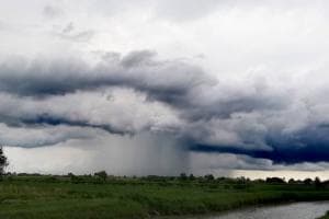 L'estate cambia volto, allerta gialla per temporali
