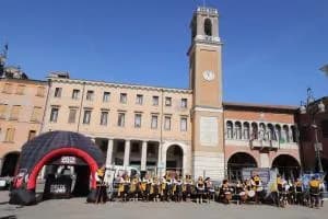 I volontari in vetrina: "Sono i sarti della comunità"