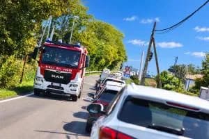 Incidente al passo, tutti fermi in coda