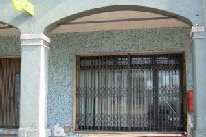 Poste chiuse da febbraio, rabbia e disagi