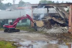 Incendio, parte la bonifica