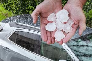 Grandine e auto, ecco come fare