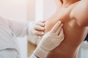 Tumore al seno: oncologo dello Iov guida lo studio mondiale dell'Oms