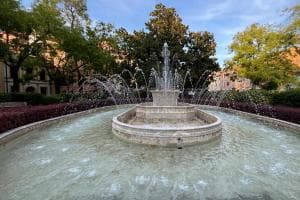 Torna l’acqua in piazza Merlin