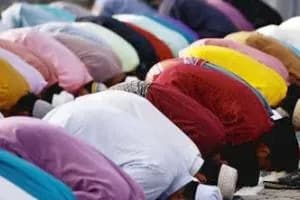 "Provocazioni agli islamici in preghiera? Inaccettabile"