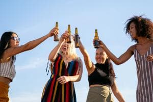 Vetro off limits per la “movida”