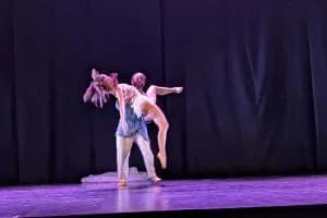 Nelle stanze la danza parla col corpo