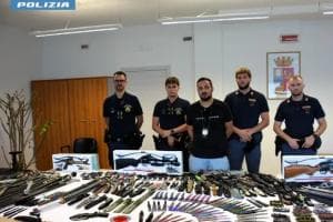 Armi clandestine in vendita in pieno centro