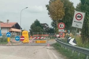 Via ai lavori per riaprire il ponte di via Amendola