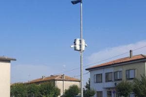 La telecamera legge le targhe e becca i vandali