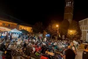 Le Vespe già scaldano i motori